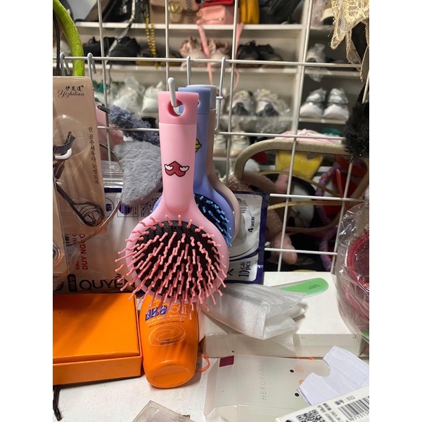 Lược kèm gương tay cầm hình thú - Lược mini bỏ túi chống rụng tóc, chải tóc xoăn, massage đầu dành cho nữ