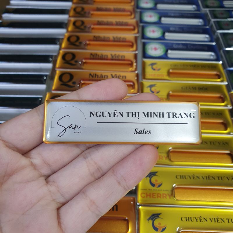 Bảng tên nhân viên- Cố định tên