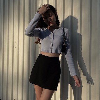 Áo croptop thun nữ dệt kim cổ tròn tay dài cài cúc Jaclyn - Narcotics