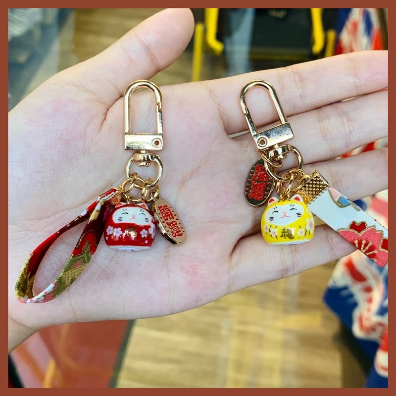 Móc khoá Mèo Thần tài sứ Dải vải Thẻ sắt - MK51 (Khách chọn mẫu muốn lấy trong ghi chú, đơn hàng không chọn mẫu sẽ lấy n