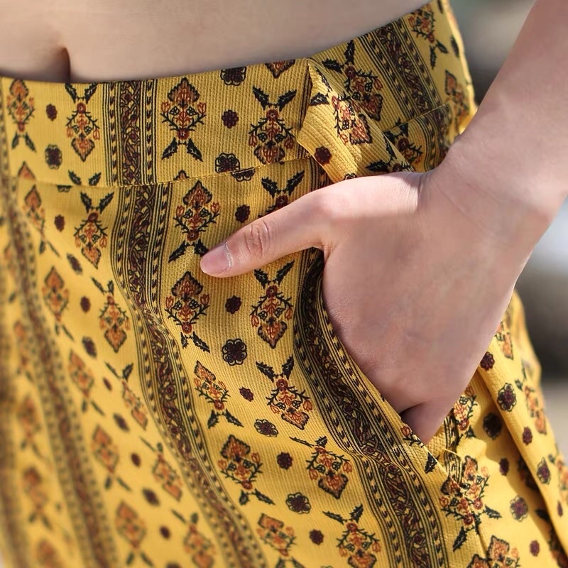 Quần culottes boho nữ họa tiết thổ cẩm vàng xẻ tà mùa hè