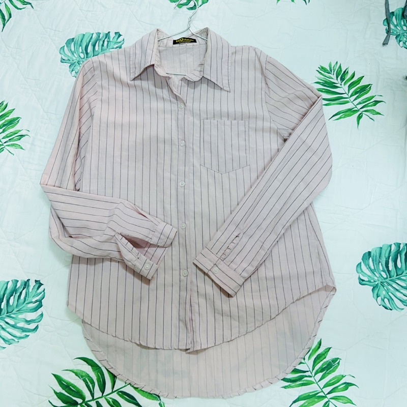 Áo sơ mi sọc tay dài, màu hồng, vạt cao vạt thấp phong cách hàn quốc