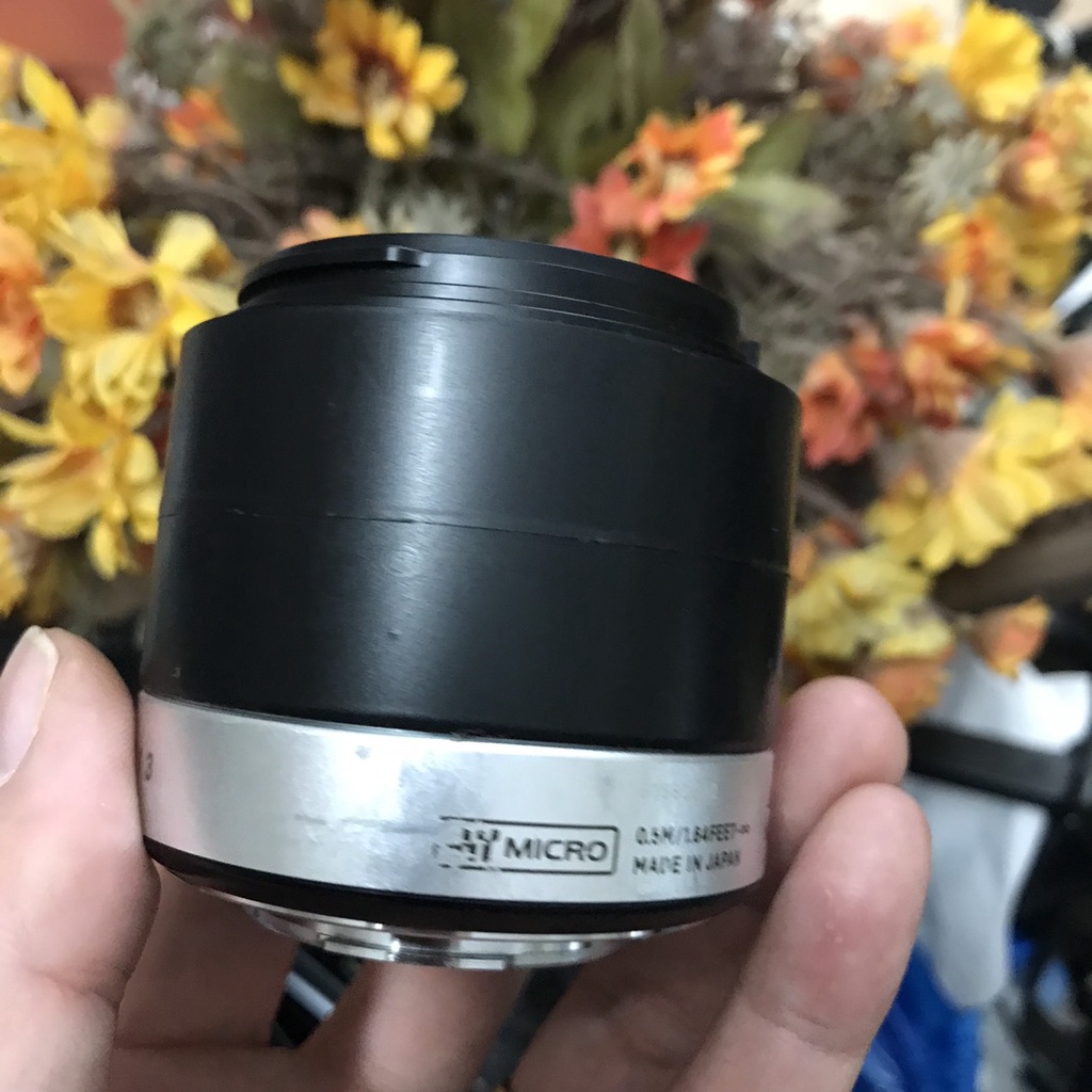 Máy ảnh Lumix G7 quay 4K màn hình lật