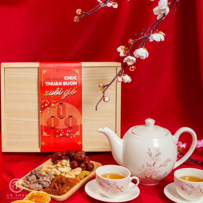 Set quà biếu tặng khách hàng, người thân cao cấp - CTG330 Mật Ong Hoa Rừng, Trà Hoa Và Nho sấy CT BEE