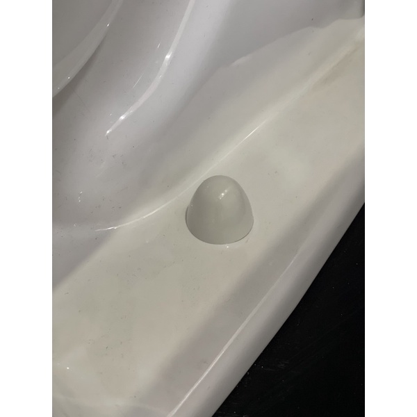 Ốc chụp chân bồn cầu, ốc định vị chân cầu