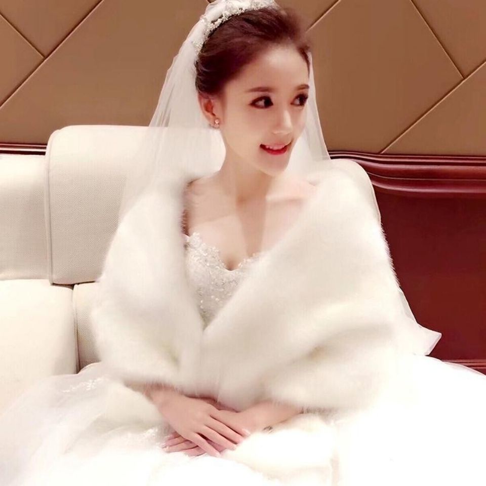 Áo Khoác Lông Dày Tay Dài Màu Trắng Thời Trang Mùa Đông Cho Cô Dâu