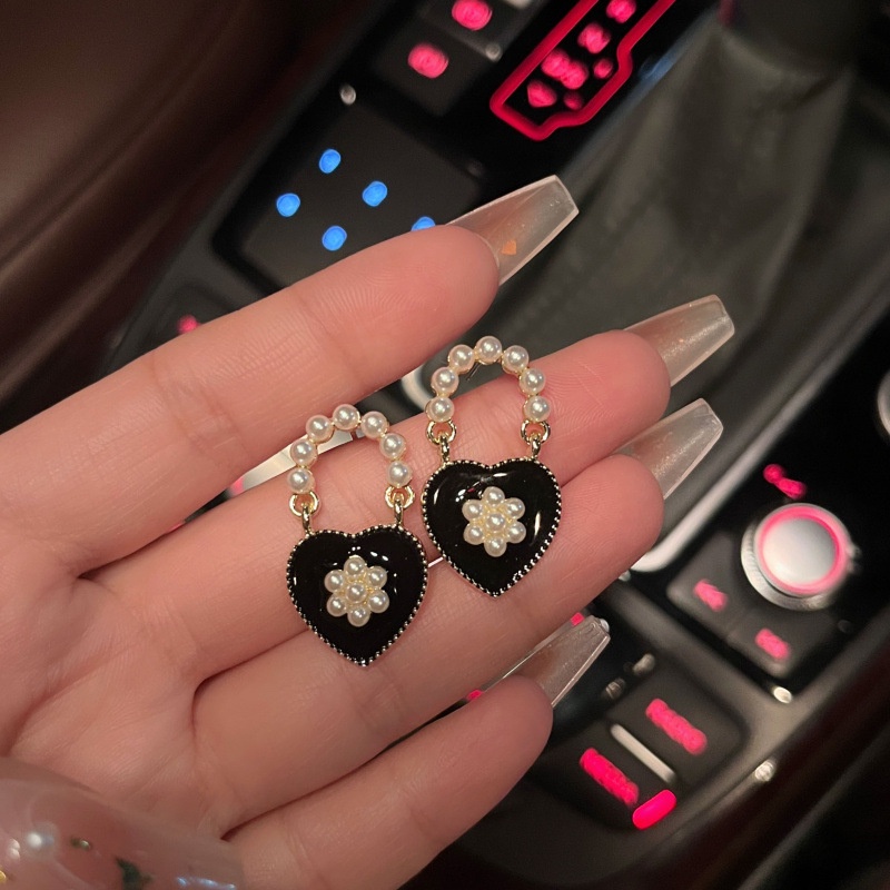 Bông Tai Hình Trái Tim Đính Ngọc Trai Phong Cách Hepburn Retro 2022 Cho Nữ