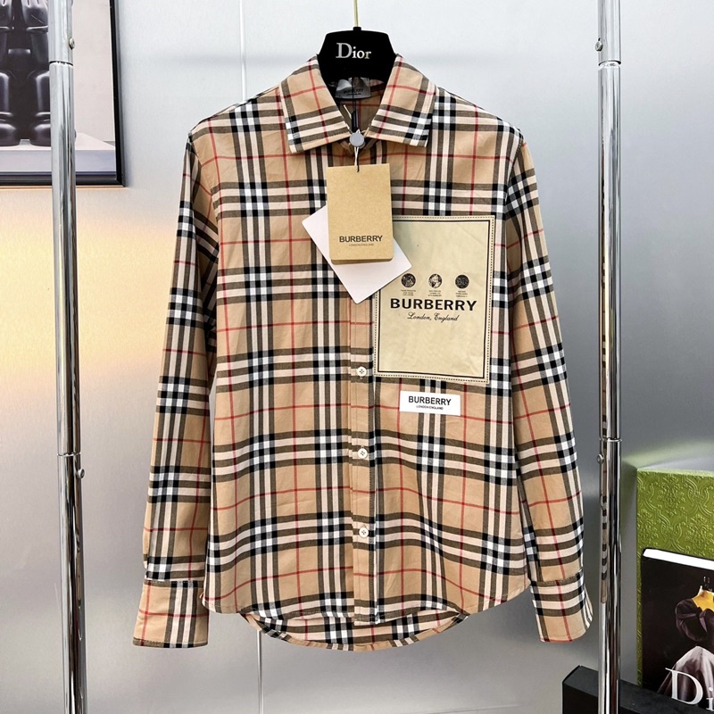 Áo sơ mi kiểu nam nữ Burberry dài tay kẻ caro sọc màu be dập mác logo chữ nâu ngực kiểu dáng sang trọng SM05P