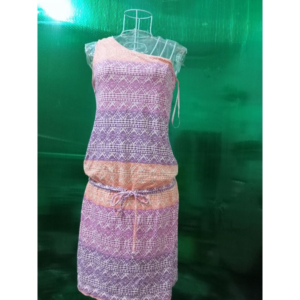 đầm cột dây eo,lỗi rách và màu có hình chụp size nhỏ,v1:dưới 80,size xs