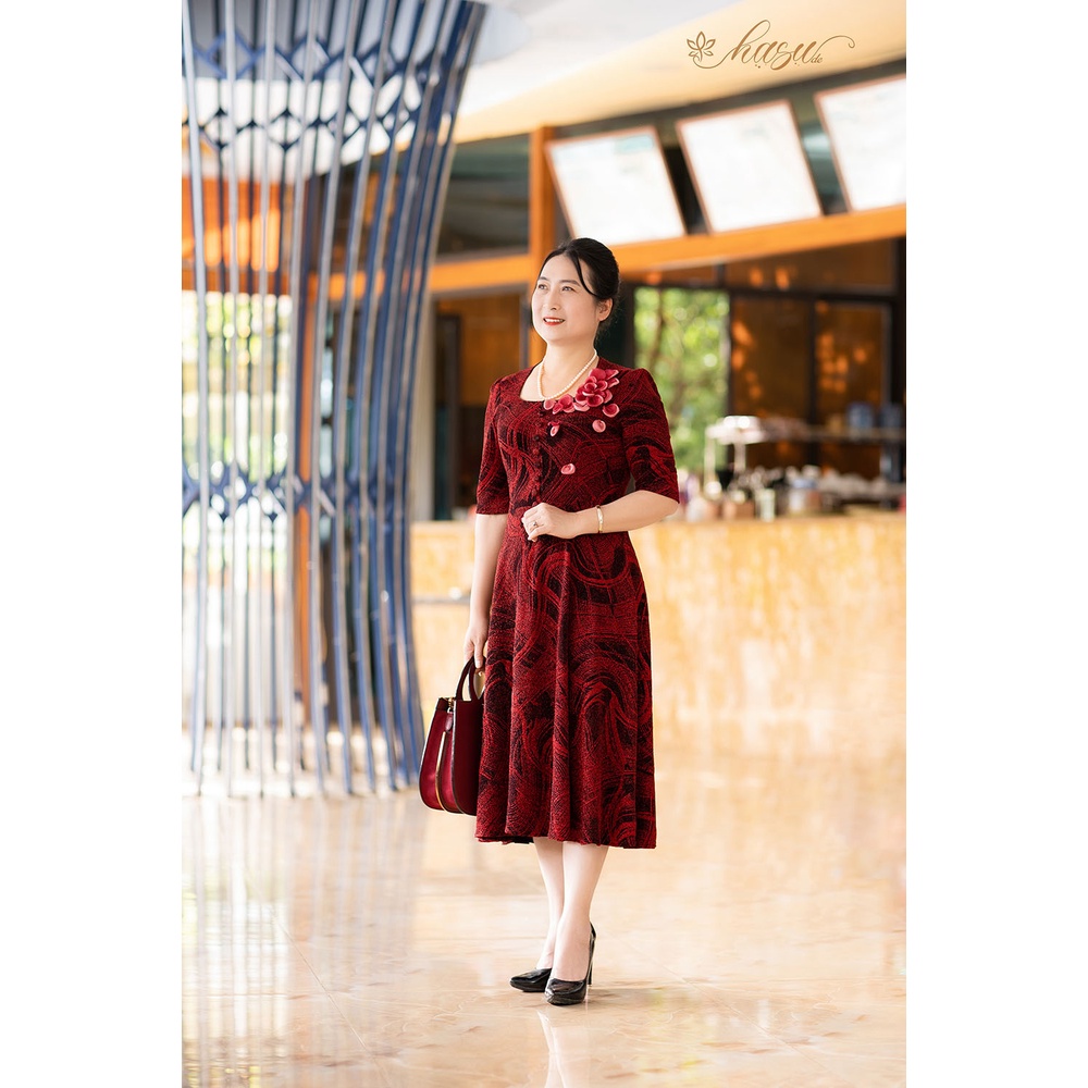 Váy trung niên/ Đầm trung niên DV24 thun nhũ đính hoa đỏ