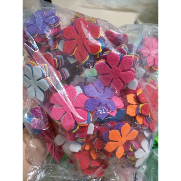 Hoa dập nỉ 100 bông đủ loại 5cm va 7cm