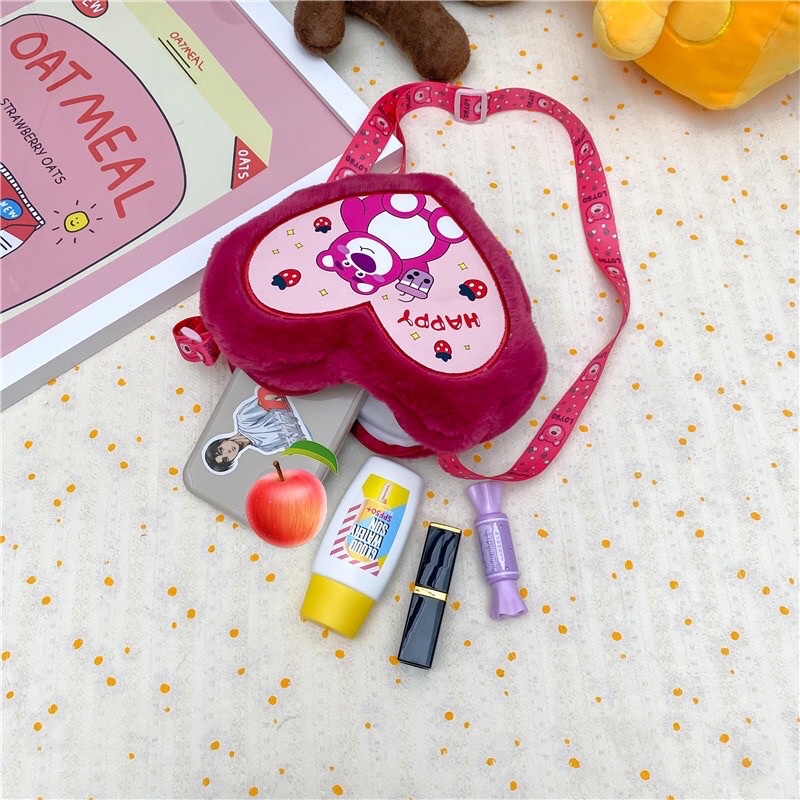 Túi đeo chéo gấu dâu hồng lotso mẫu trái tim dễ thương cho nữ De Perier