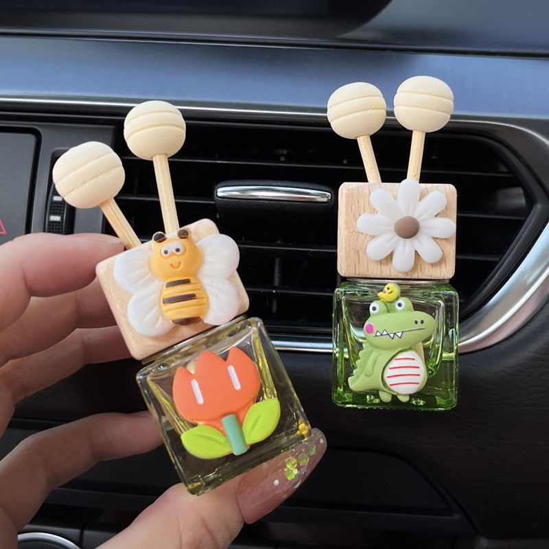 Chai Nước Hoa 10ML Gắn Lỗ Thông Gió Xe Hơi / Phòng Ngủ / Phòng Tắm