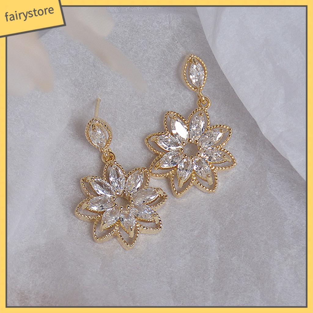 1 Đôi Bông Tai Hình Hoa Bằng Đồng Dát Đá Trang Nhã