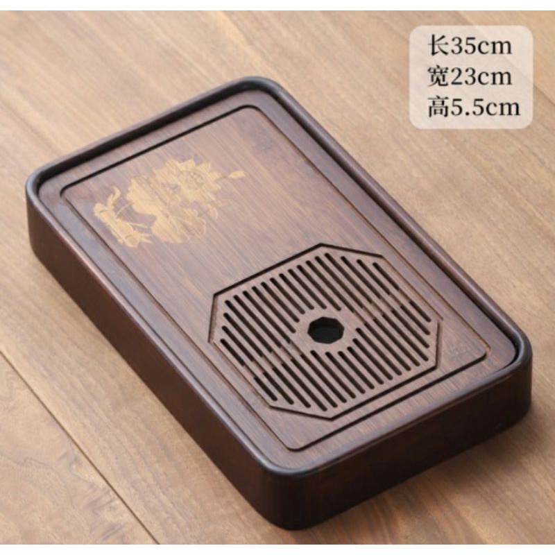 khay trà được làm từ gỗ nguyên khối mặt khay được chạm khắc hoa hồng tuyệt đẹp khay có học chứa nước thừa hoặc úp tách