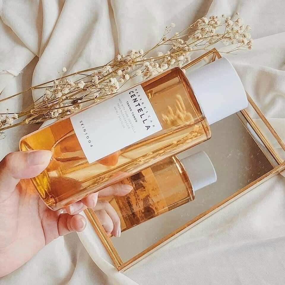 Toner Chiết Xuất Rau Má Dưỡng Ẩm, Phục Hồi Da Skin1004 Madagascar Centella 210ML