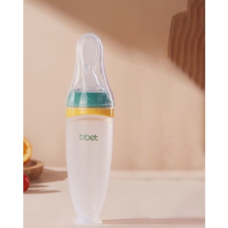 Bình thìa ăn dặm silicon BBET đa năng hỗ trợ uống sữa ăn bột dung tích 90ml có nắp chống tràn an toàn tiện lợi cho bé