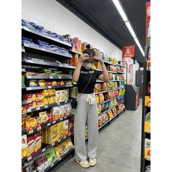 Áo croptop cổ lọ miumiu