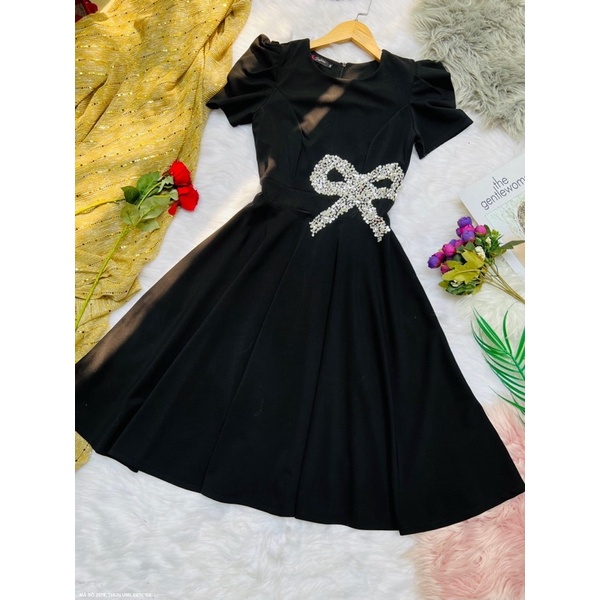 (Có size lớn - Hình thật) Đầm thun cổ tròn tay phồng dáng xoè kết cườm nơ eo cực sang trọng và quí phái 2578