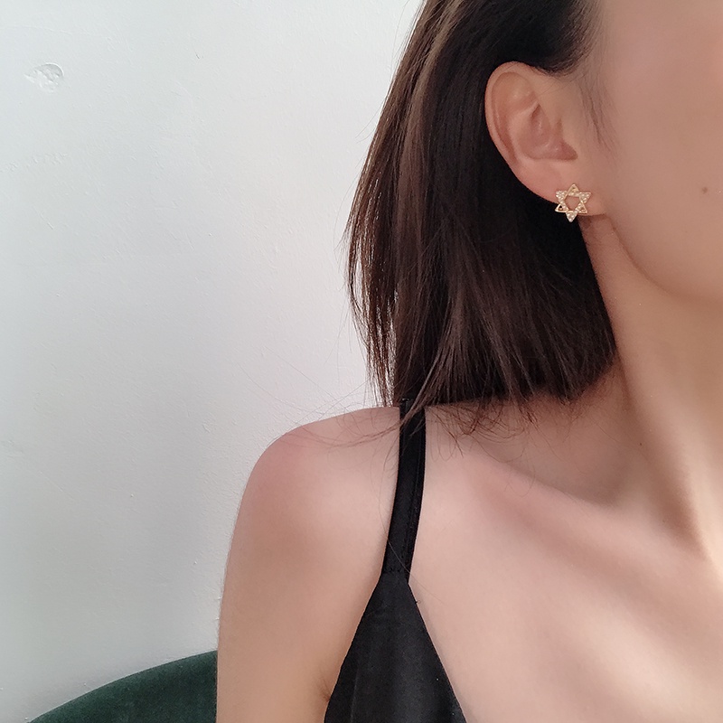 Bông Tai Hình Lục Giác Rỗng Đính Ngọc Trai Đơn Giản Thanh Lịch