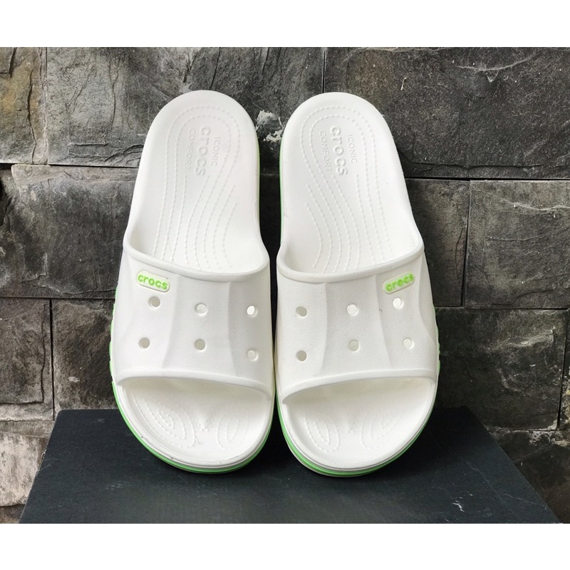 Dép Crocs quai ngang