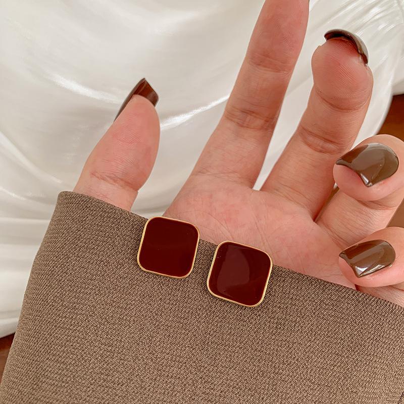 Bông tai hình vuông đỏ đô cô nàng công nương nước Pháp BT300