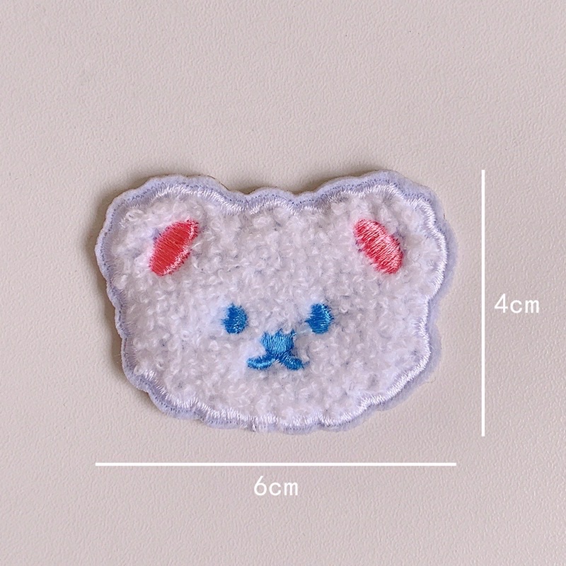 Mác gấu dán trang trí