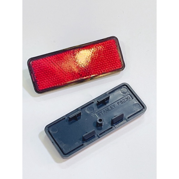 Miếng phản quang, tấm phản quang gắn đuôi dè biển số xe Exciter 150