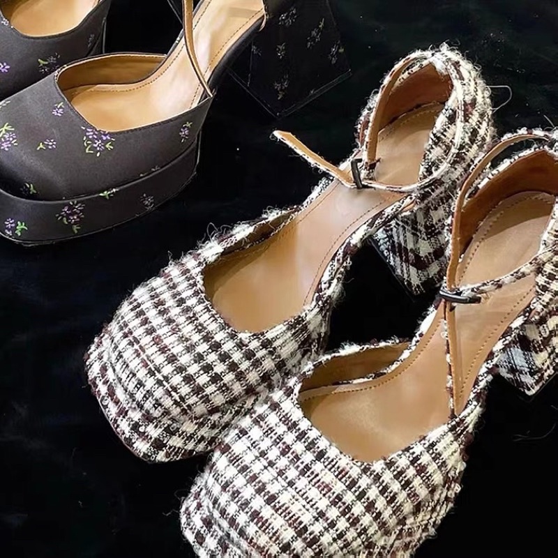 Giày Mary Jane bít mõm cao 9cm hoạ tiết lạ mắt