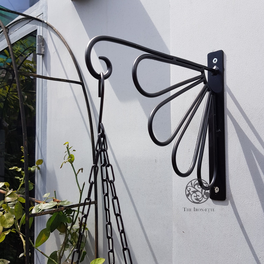 Giá Treo Cây 4 Cánh Hoa Bằng Sắt (Kèm chậu sắt và đinh bắt tường) | The Iron-ette | Mỹ Nghệ Sắt Làm Bằng Tay Cao Cấp