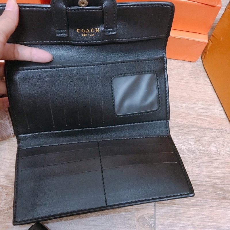 Ví cầm tay pha màu sang chảnh Rosabeli