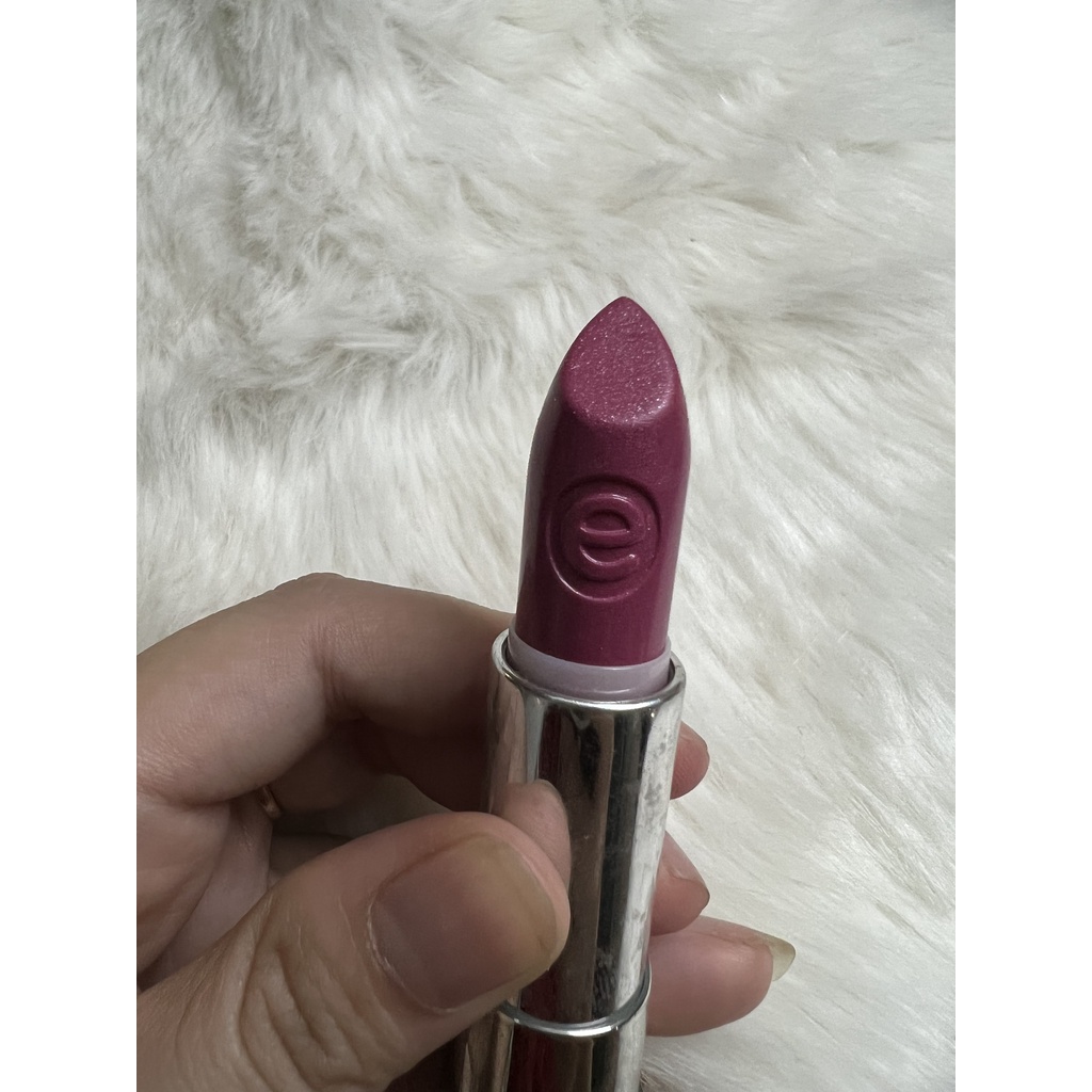 [ THANH LY SON DO VỎ XẤU. son cattrice, trend it up,essence. mình hết sob kiko ạ. Son da thu vai lan )