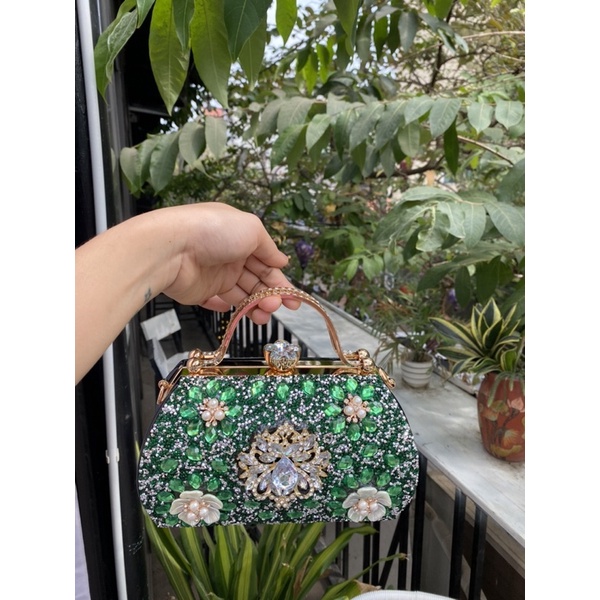 Túi xách đi tiệc trung niên đính đá