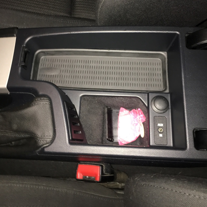 Khay Đựng Đồ Tỳ Tay Cho Xe Hơi BMW 3 Series E90 E91 E92 E93 7118064 51167118064