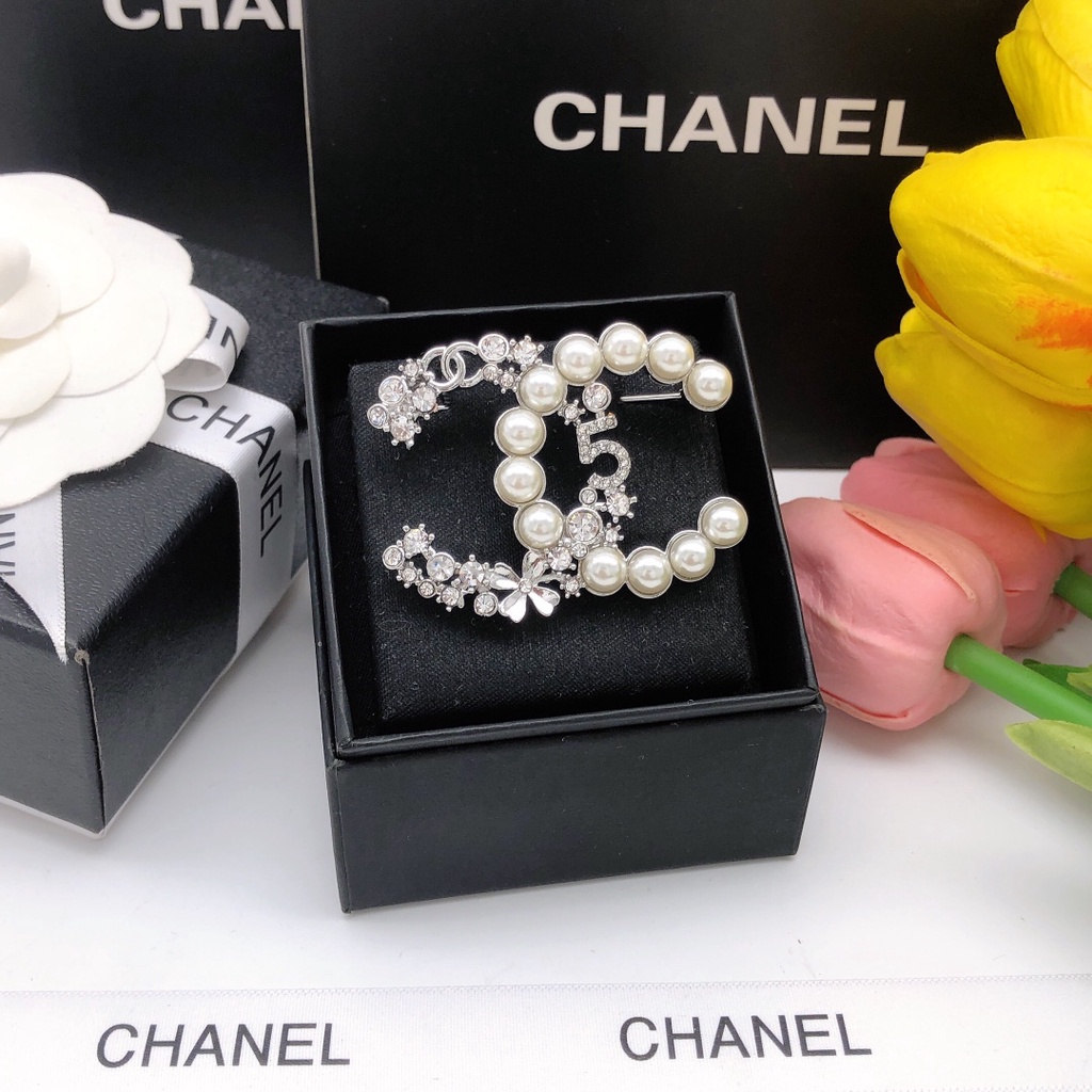 Trâm cài áo hình chữ c đính hạt Channel thời trang nữ sành điệu và thanh lịch