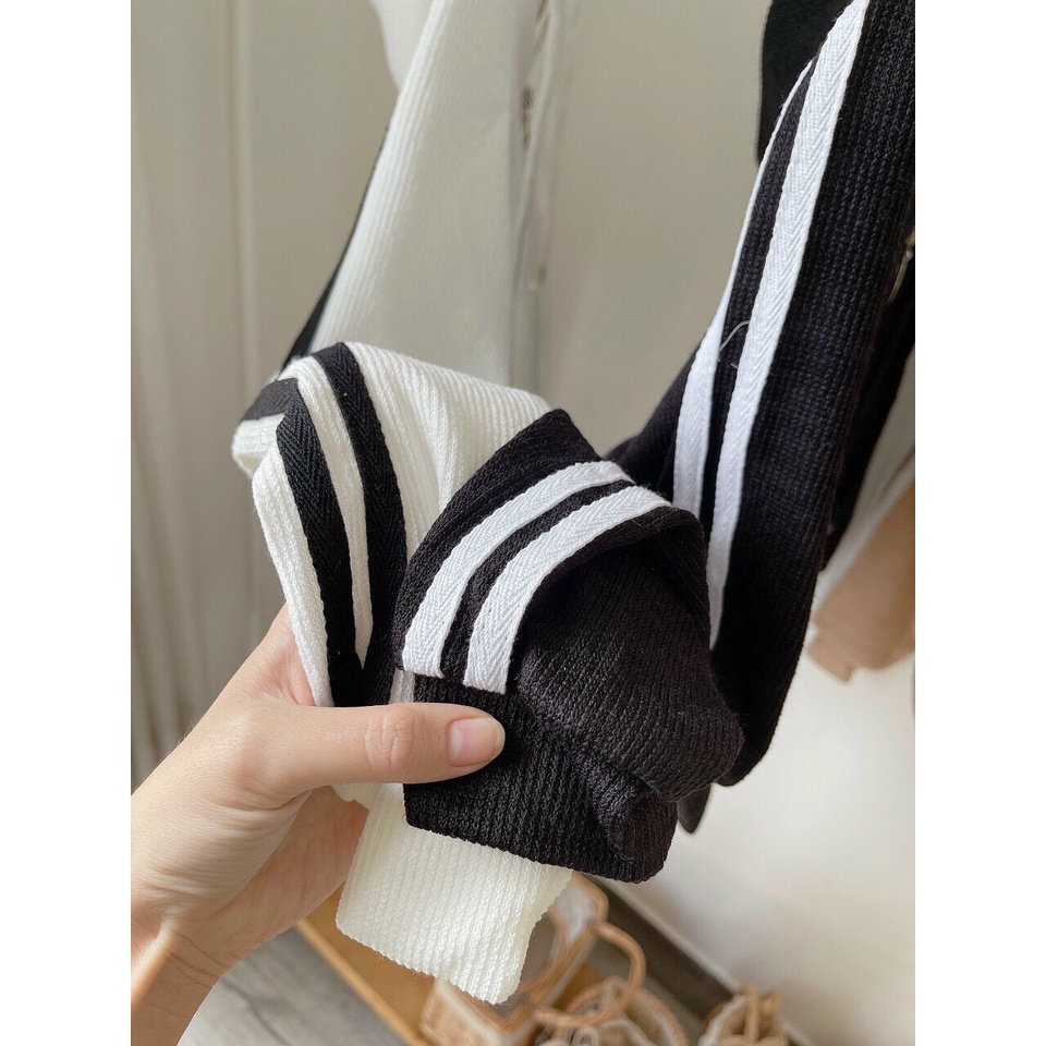 Áo khoác form ngắn phần tay viền sọc cá tính năng động thể thao