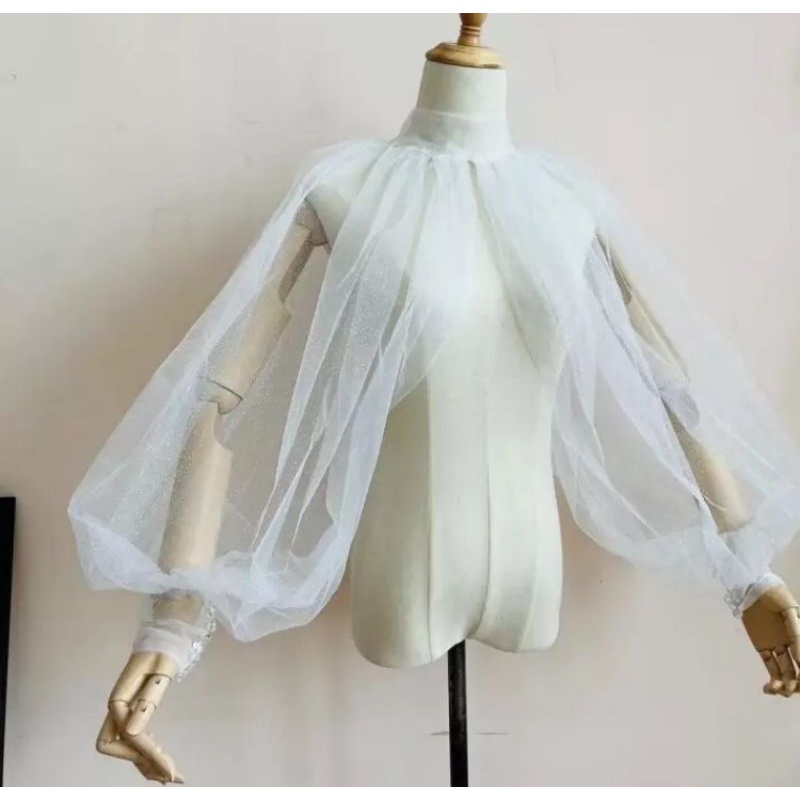 Áo khoác rời cổ lọ tay phồng lưới, cặp tay rời trang trí trang phục