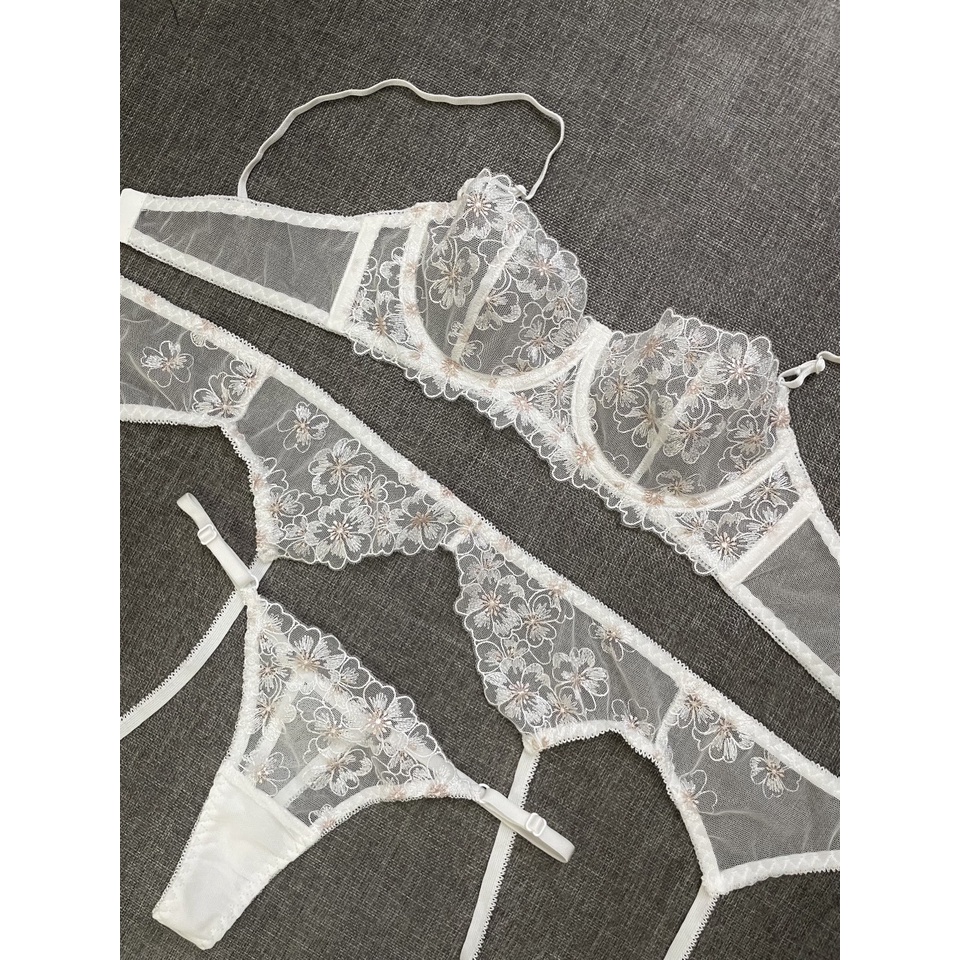 Vivian bra | Bộ Đồ Lót Ren Thêu Hoa Nữ Màu Áo Ngực Ren Có Gọng Không Mút Hàng Thiết Kế La Perbra
