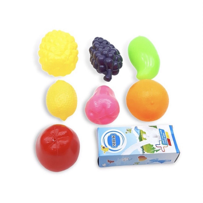 Xe siêu thị có túi trái cây