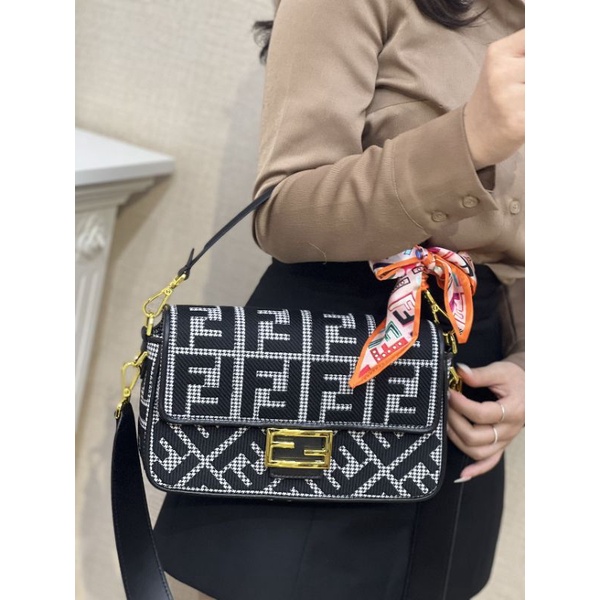 Túi Fen.di họa tiết
