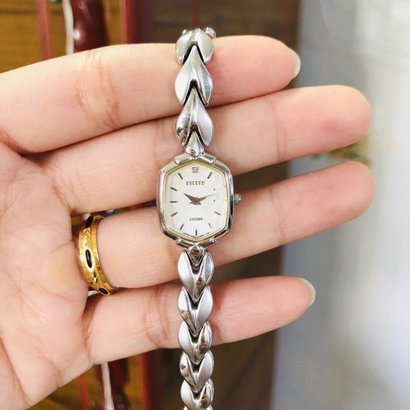 Đồng hồ nữ si nhật dáng lắc tay hiệu Citizen Exceed, dây khoá zin ( dòng cao cấp của Citizen)