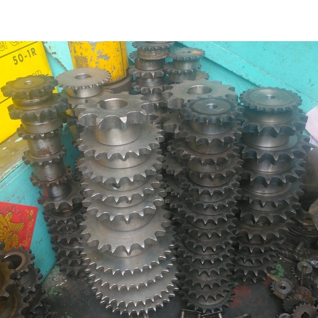 Nhông sên xích xe máy, đặt theo số răng, Loại có gù, mới chưa khoan lổ trục