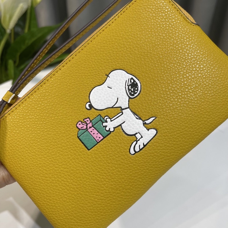 VÍ COACH X PEANUTS CF215