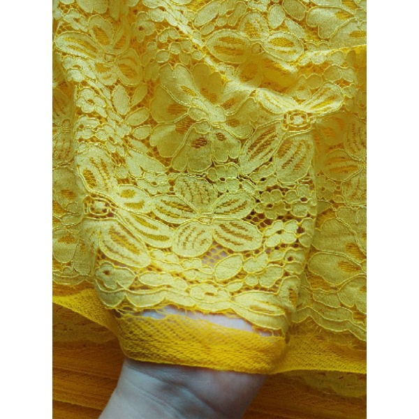 Ren chỉ viền gân màu vàng cúc, mềm mại, đanh đẹp, viền 2 chân biên, may áo dài, váy đầm,... đơn vị tính: 0.5m, khổ 1m5
