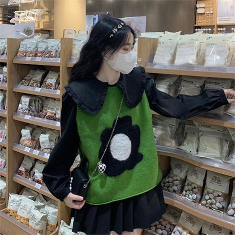 Sweet suit ins japanese style age-reducing all-match doll collar shirt + layered flower knitted sweater vest two-piece suit