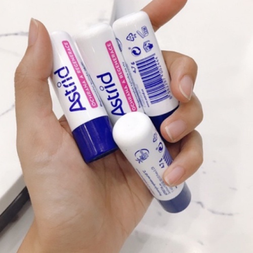 Son dưỡng mỡ hươu Astrid Trắng 4,8g