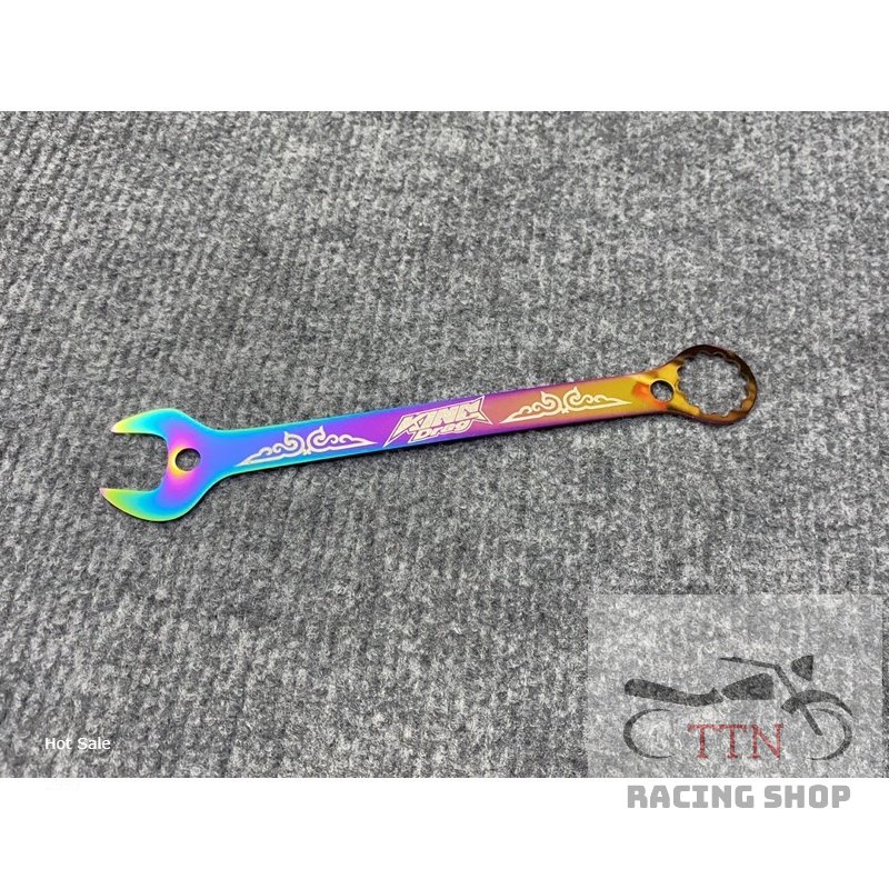 Bảng Tên Khóa Cờ Lê Titan 7 Màu Trang Trí Siêu Đẹp Cho Xe Máy