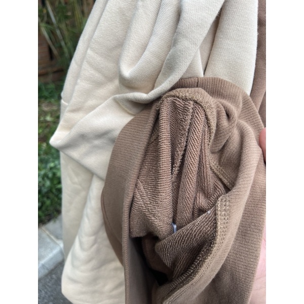 Hoodie thêu giảm còn 330k
