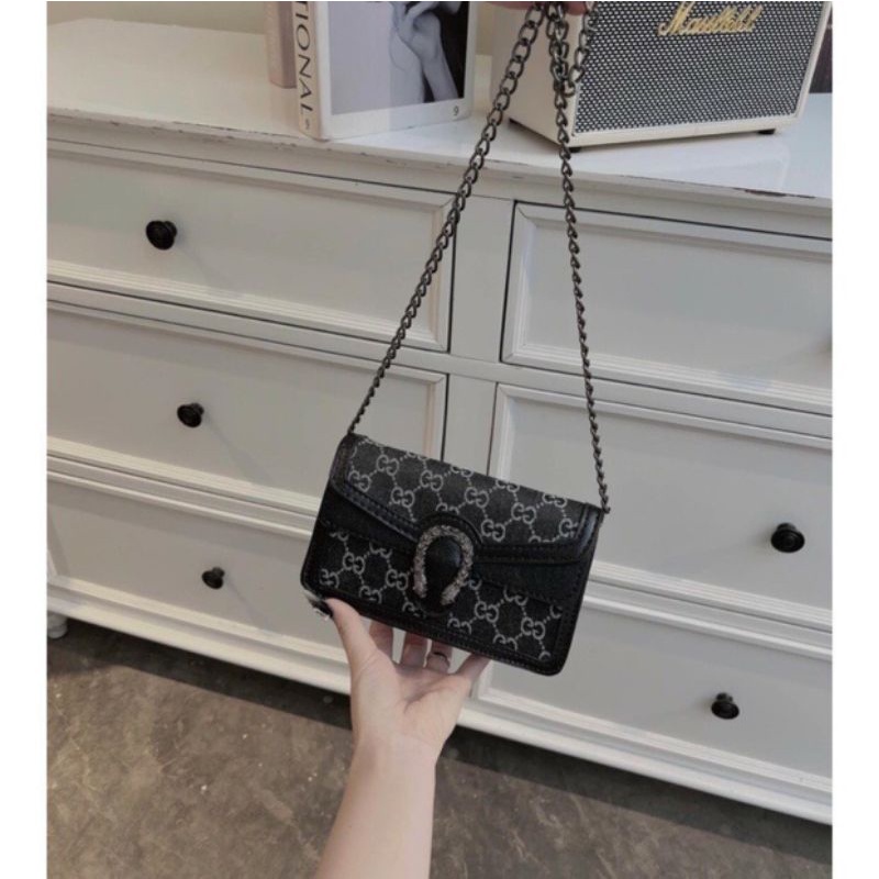 Túi đeo chéo, túi đeo vai, cầm tay đầu rồng vải bò hoạ tiết logo