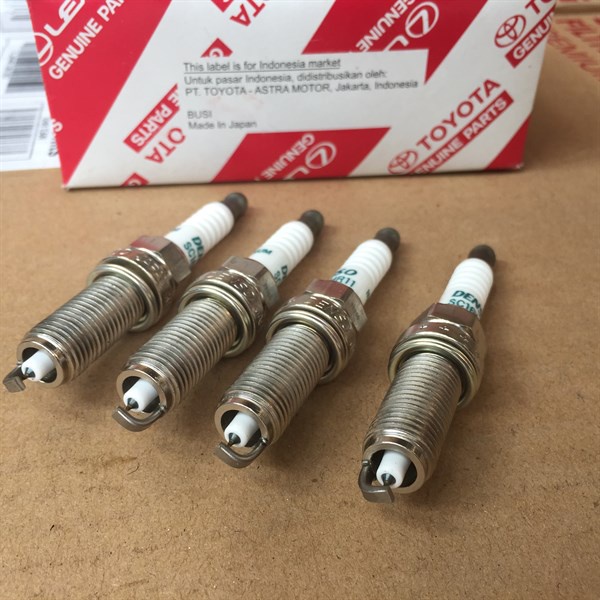 Bugi xe Vios CHÍNH HÃNG #Toyota 9004A-91068 - #Denso SC16HR11 - #NGK ILKAR6B11 (Bộ 4 cái)